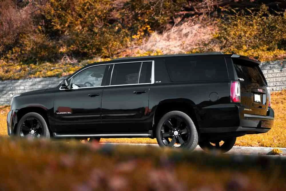 GMC Yukon photo 2