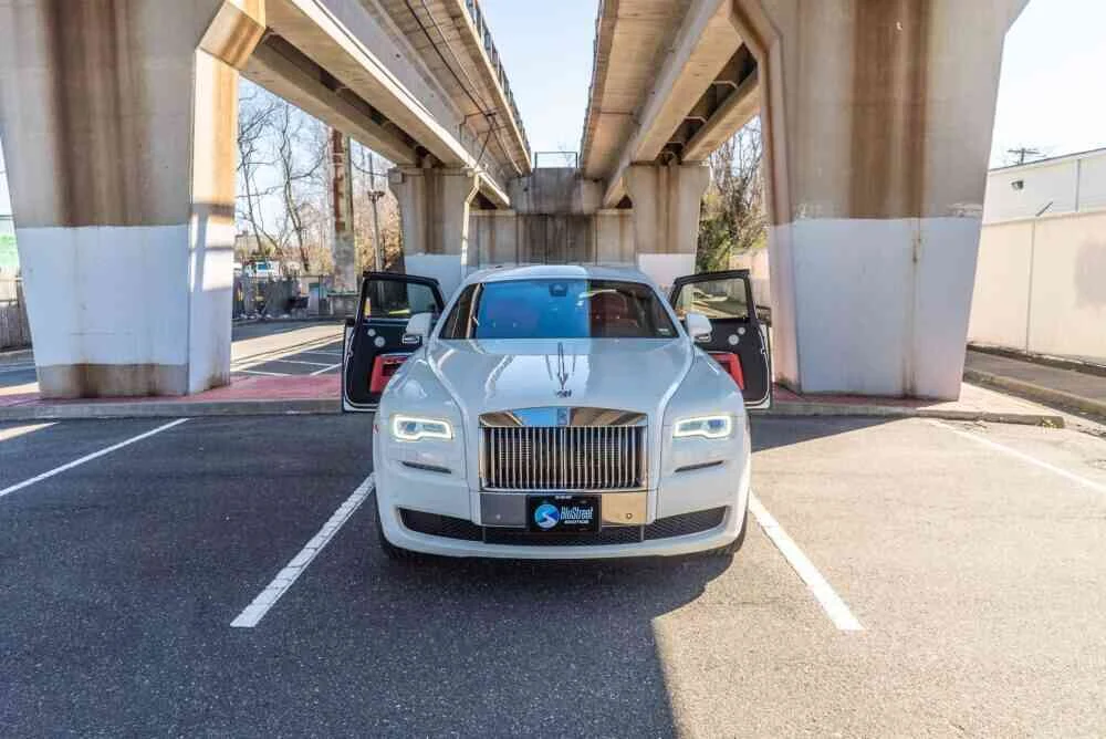 Rolls-Royce Ghost photo 4