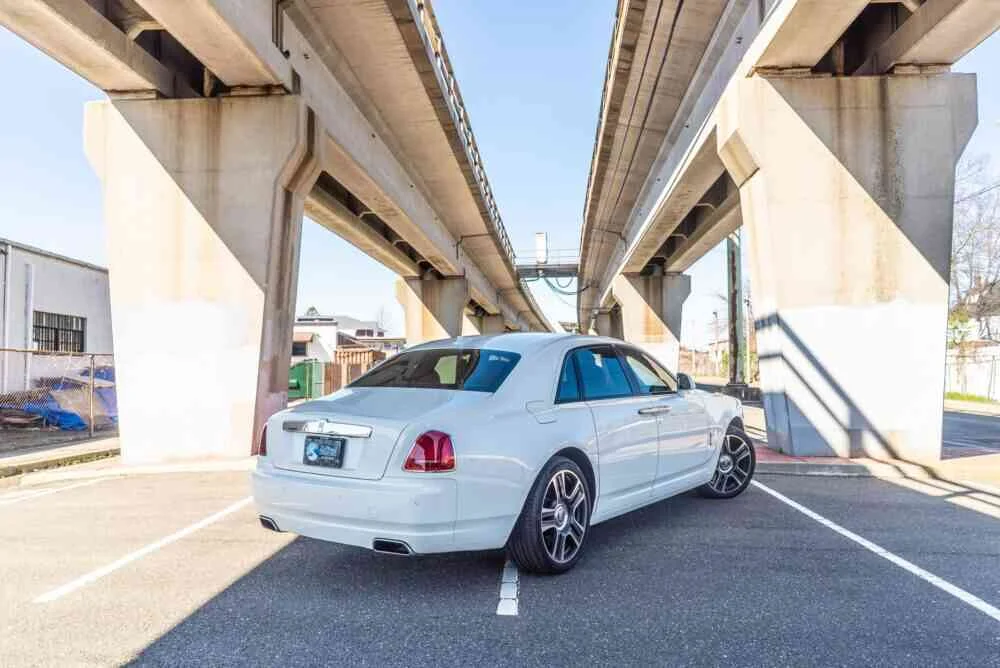 Rolls-Royce Ghost photo 7