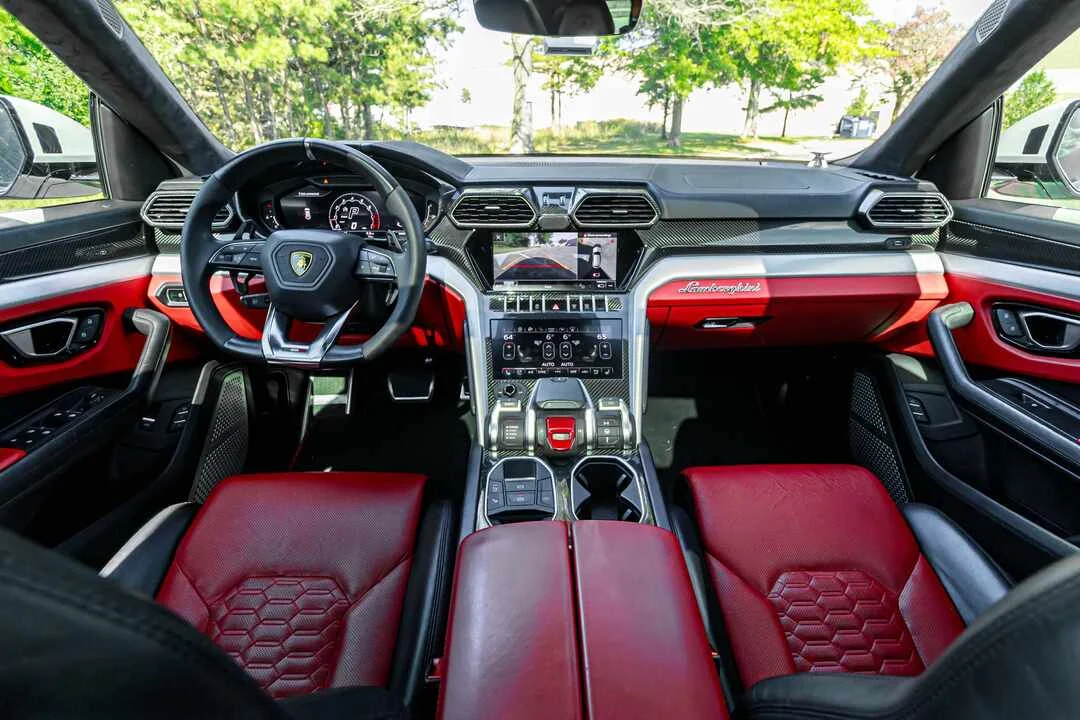 Lamborghini Urus photo 5