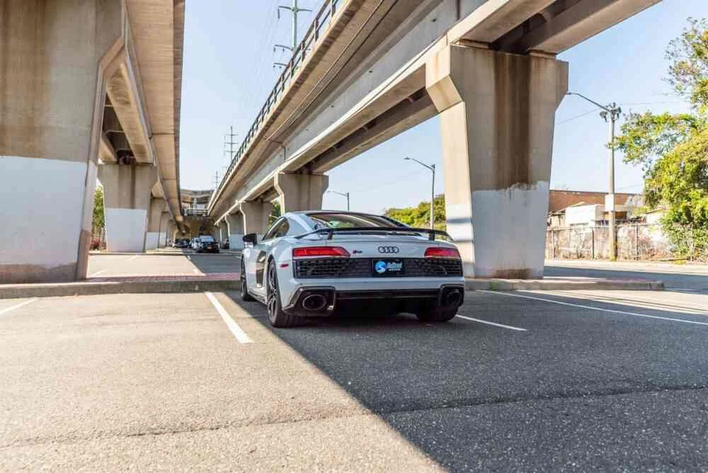 Audi R8 photo 4