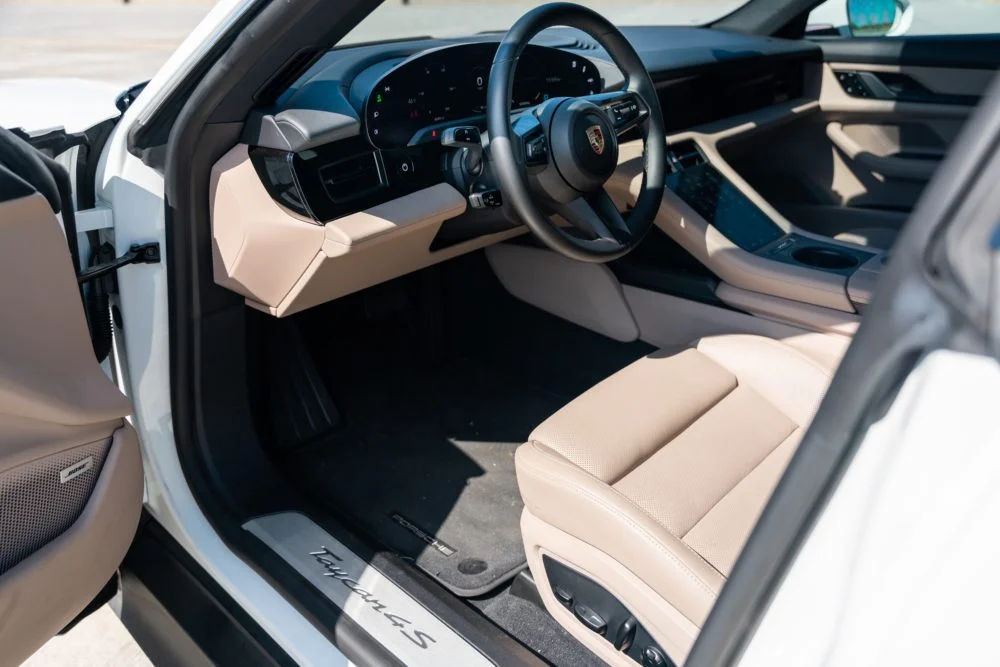 Porsche Taycan photo 5