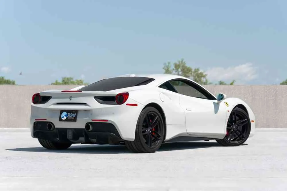 Ferrari 488 GTB photo 3