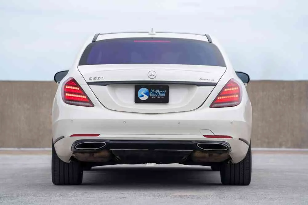Mercedes-Benz S560 photo 4