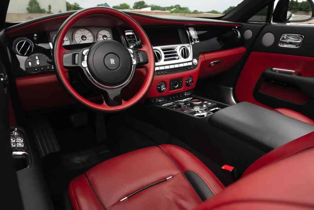 Rolls-Royce Dawn photo 7