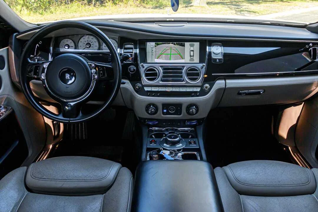 Rolls-Royce Ghost photo 5