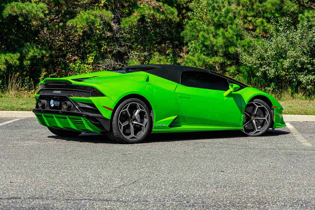 Lamborghini Huracan Spyder photo 4