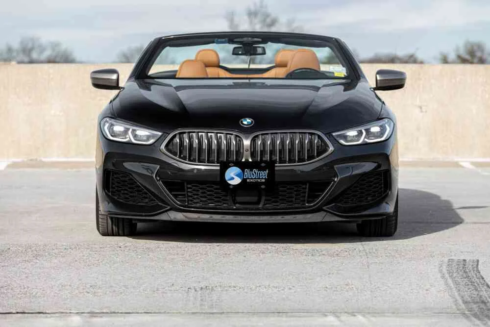 BMW M850i Convertible photo 2