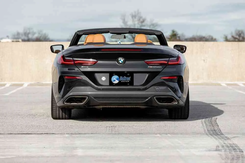 BMW M850i Convertible photo 4