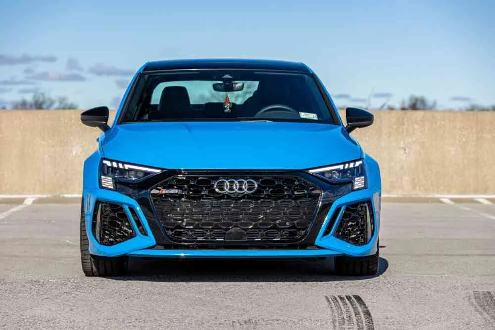 Audi RS3 photo 2