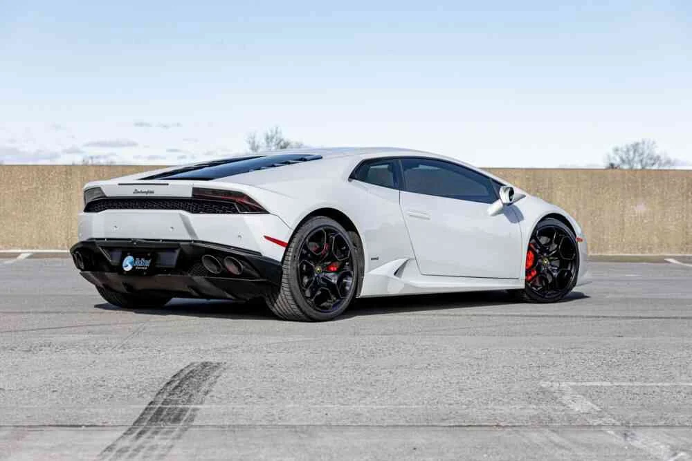 Lamborghini Huracan Coupe photo 3