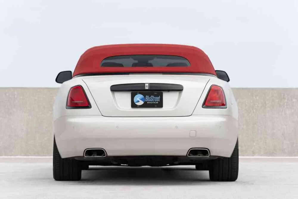 Rolls-Royce Dawn photo 6
