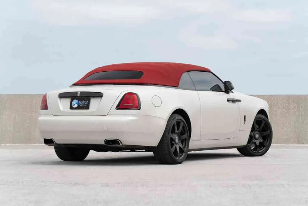 Rolls-Royce Dawn photo 4