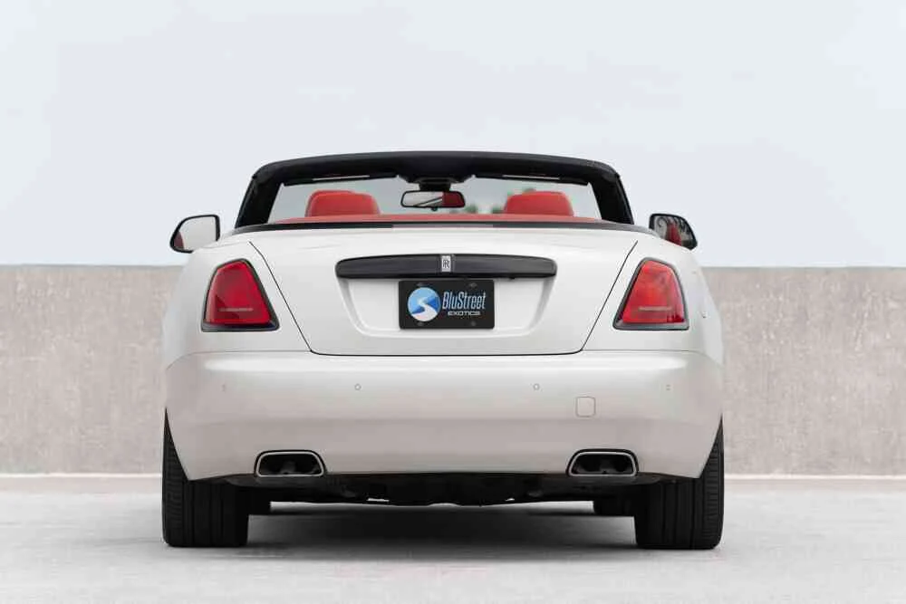 Rolls-Royce Dawn photo 5