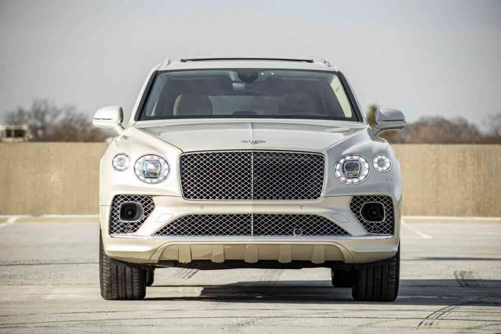 Bentley Bentayga photo 2