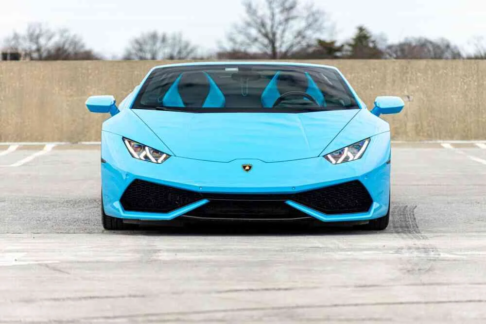 Lamborghini Huracan Blue Spyder photo 2