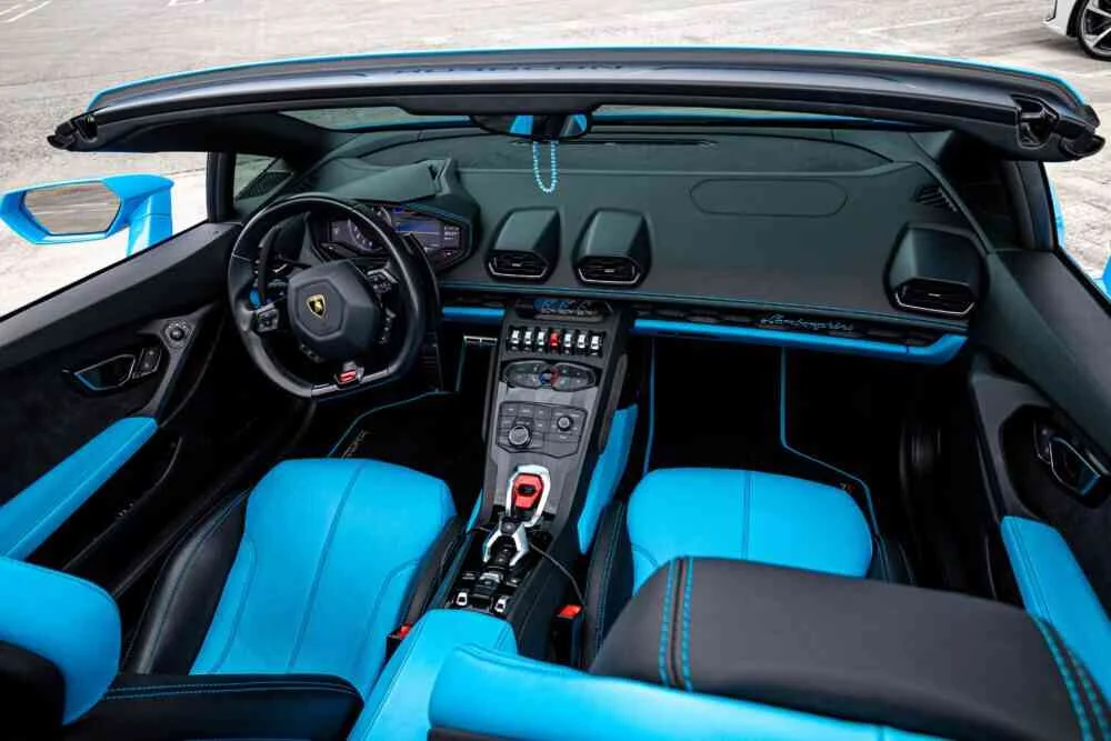 Lamborghini Huracan Blue Spyder photo 5