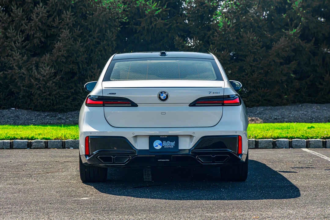 BMW 760i xDrive photo 3