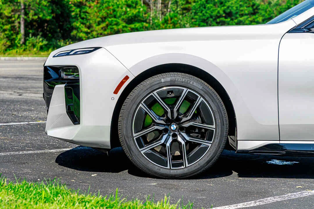 BMW 760i xDrive photo 5