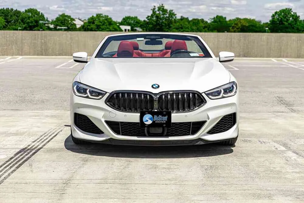 BMW M850i Convertible photo 2