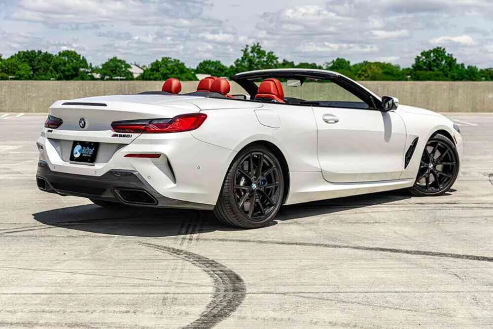 BMW M850i Convertible photo 3