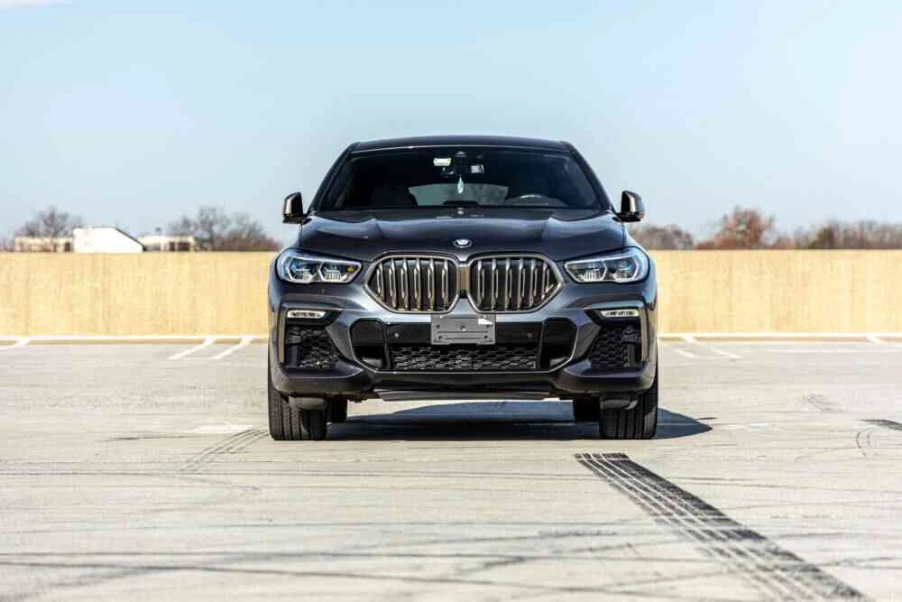 BMW X6 M50i photo 2