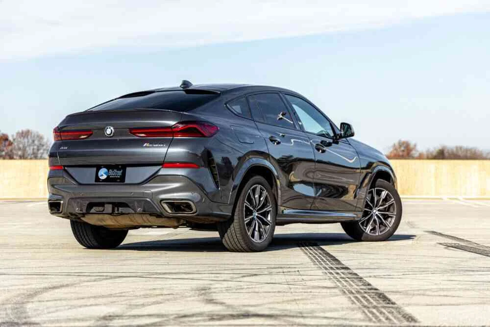 BMW X6 M50i photo 3