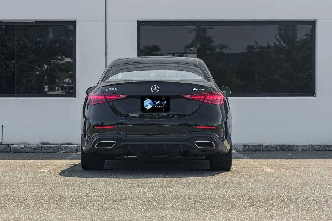 Mercedes-Benz C300 photo 4