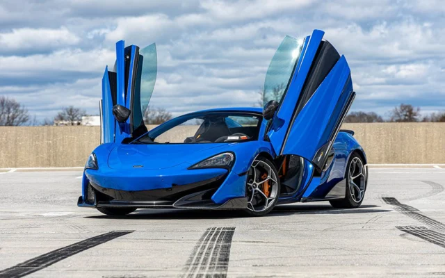 600LT Blue