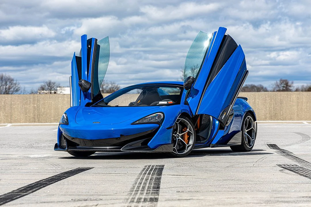 M*i様   ブルーフルーテッド リーフ オープン Rent a McLaren 600LT Blue in New York | BluStreet