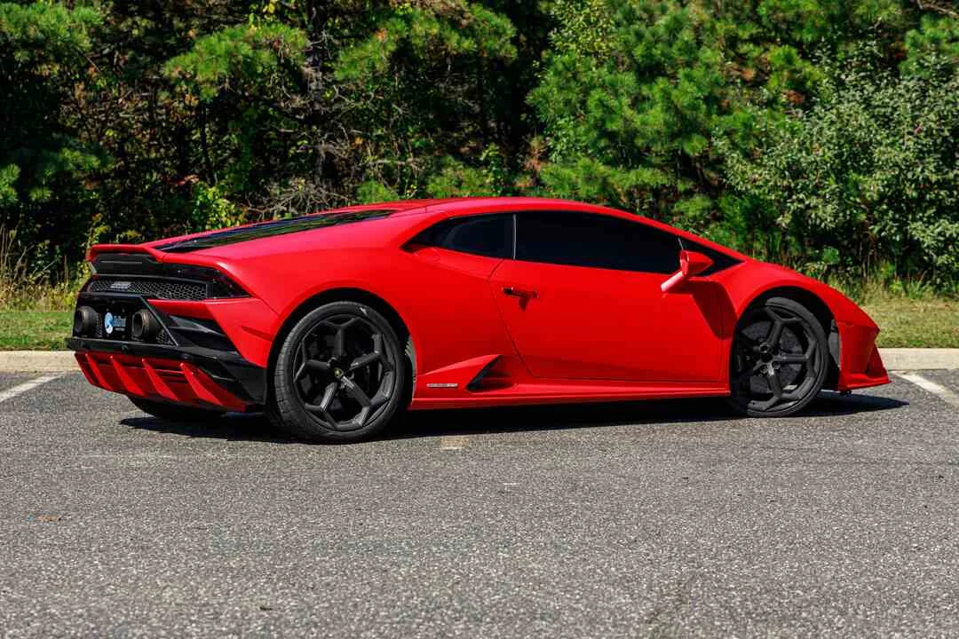 Lamborghini Huracan Evo Coupe photo 3