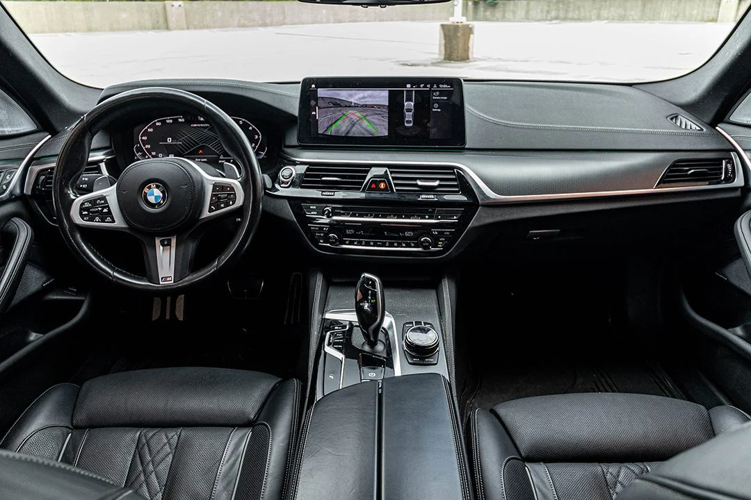 BMW M550i photo 5