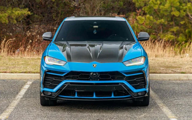 Lamborghini Urus Carbon Blue