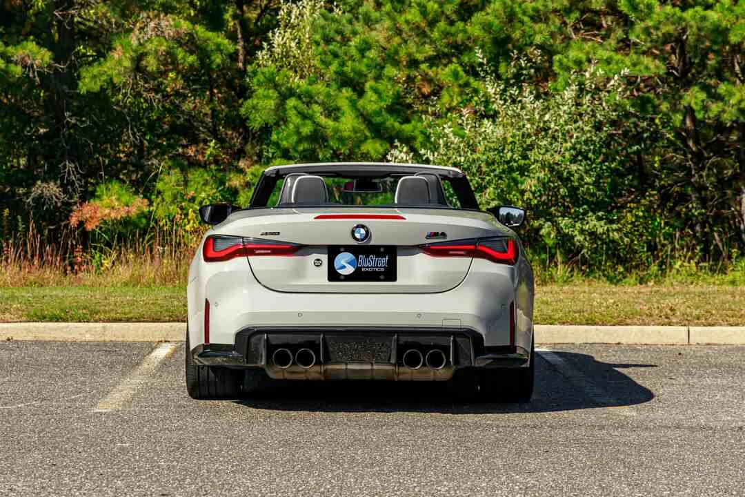 BMW M4 Convertible photo 4