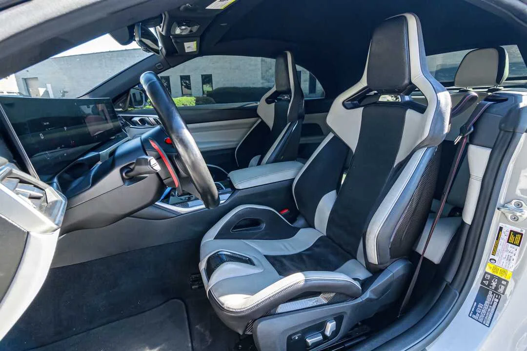 BMW M4 Convertible photo 5