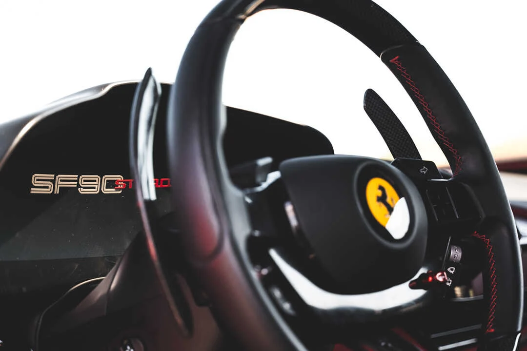 Ferrari SF90 photo 3