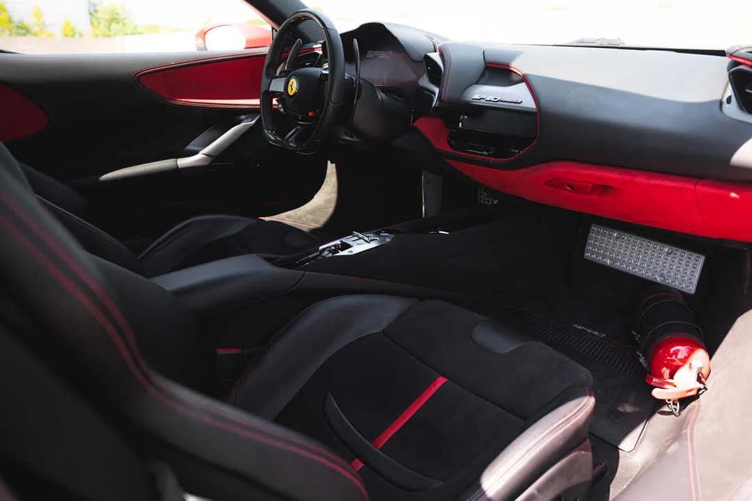 Ferrari SF90 photo 2