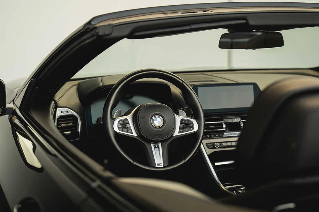 BMW M850i Convertible photo 2