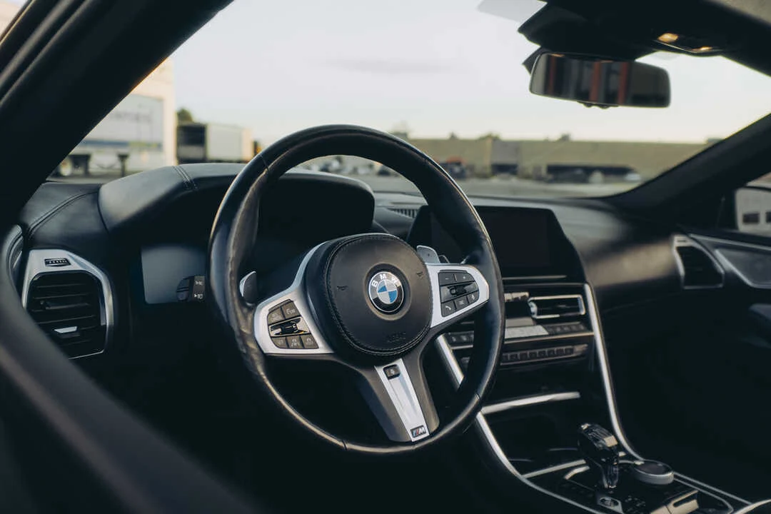 BMW M850i Convertible photo 7