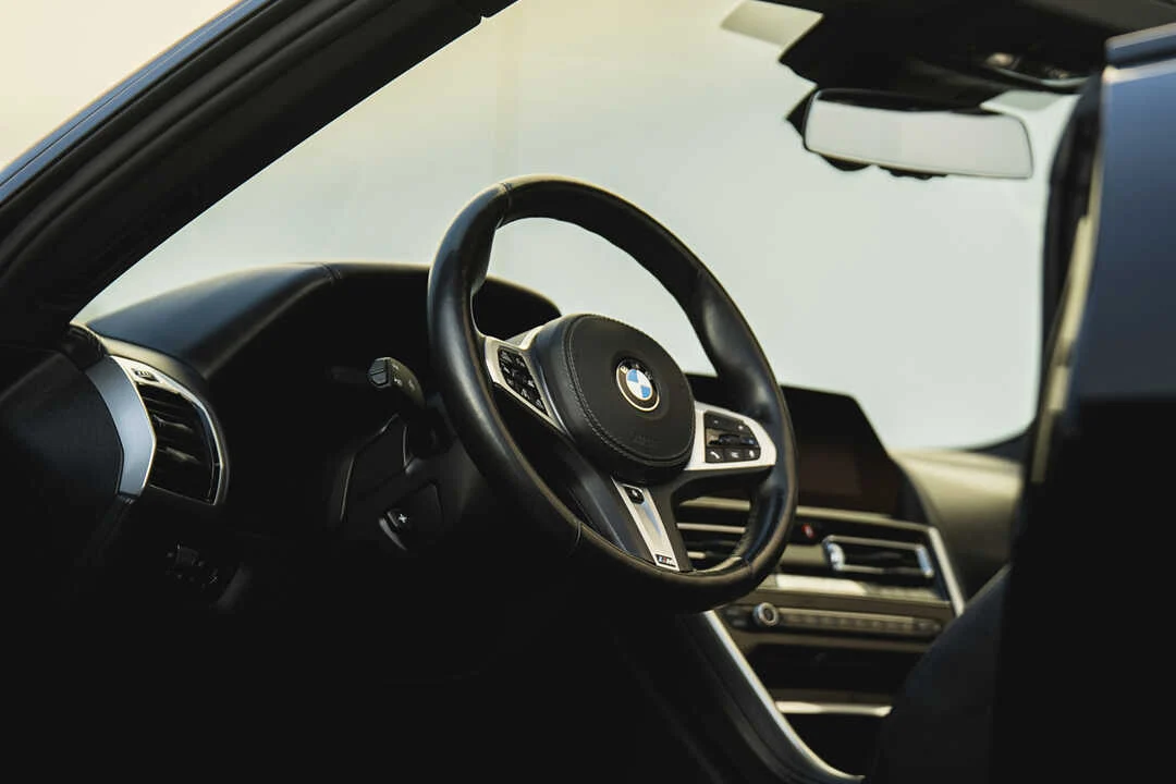 BMW M850i Convertible photo 4
