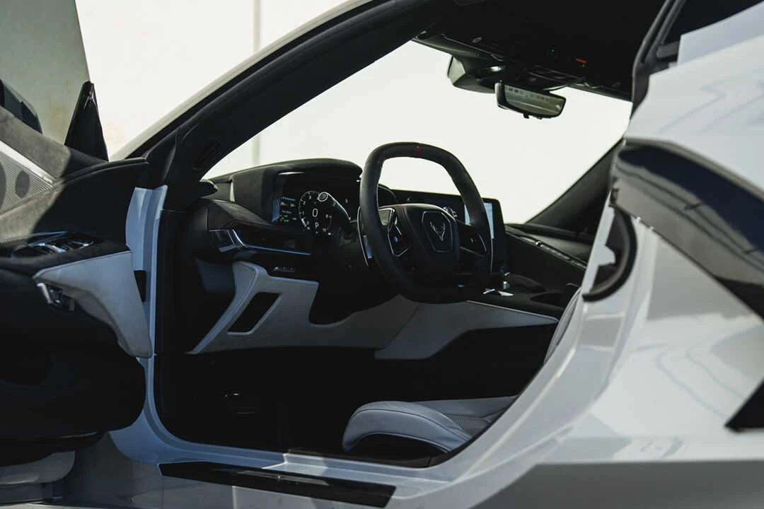 Chevrolet C8 3LT photo 2