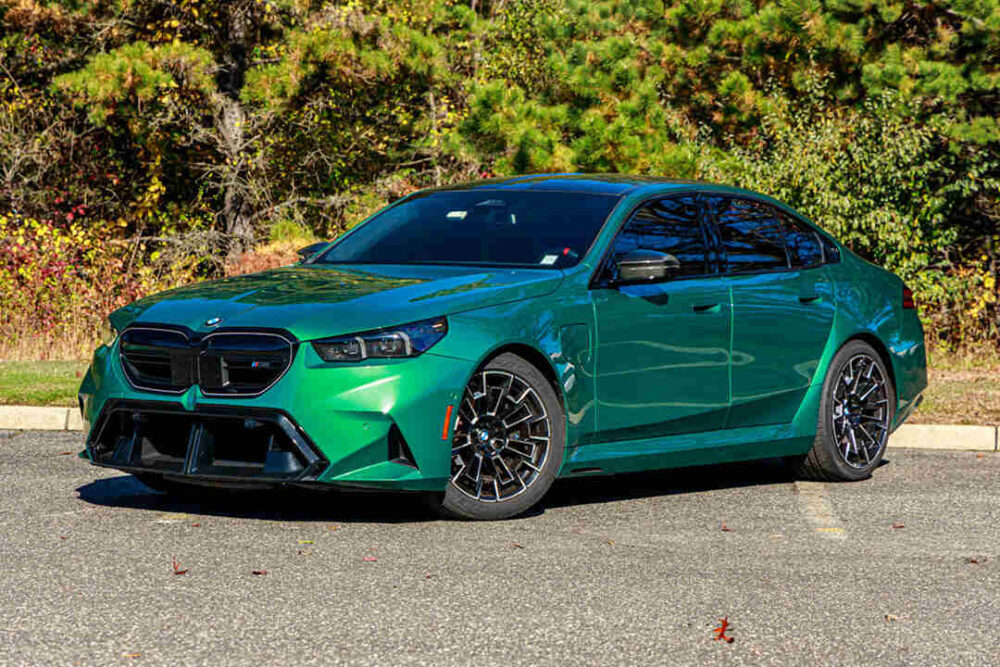 BMW M5 G90 Green