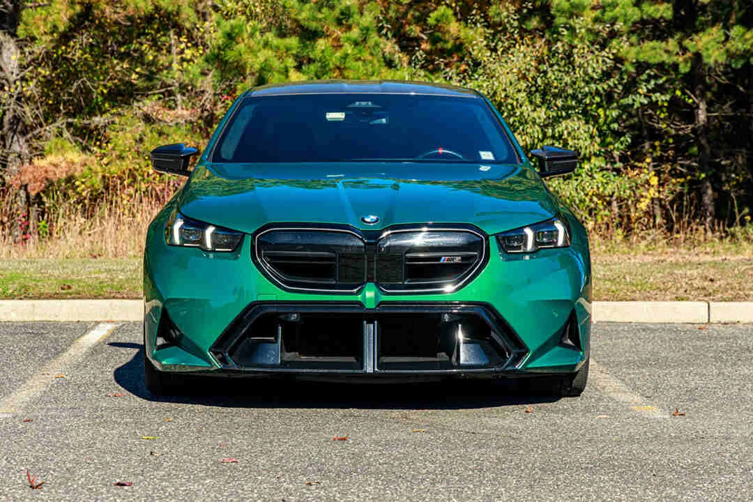 BMW M5 G90 photo 2