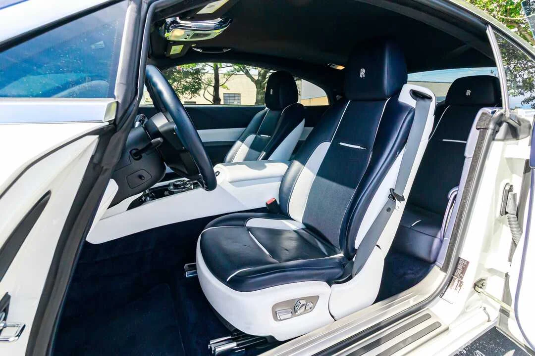 Rolls-Royce Wraith photo 6