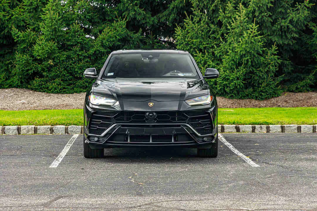 Lamborghini Urus photo 2