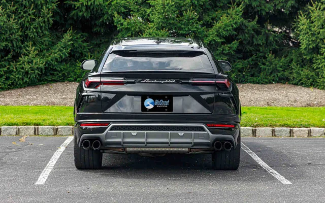 Lamborghini Urus Black