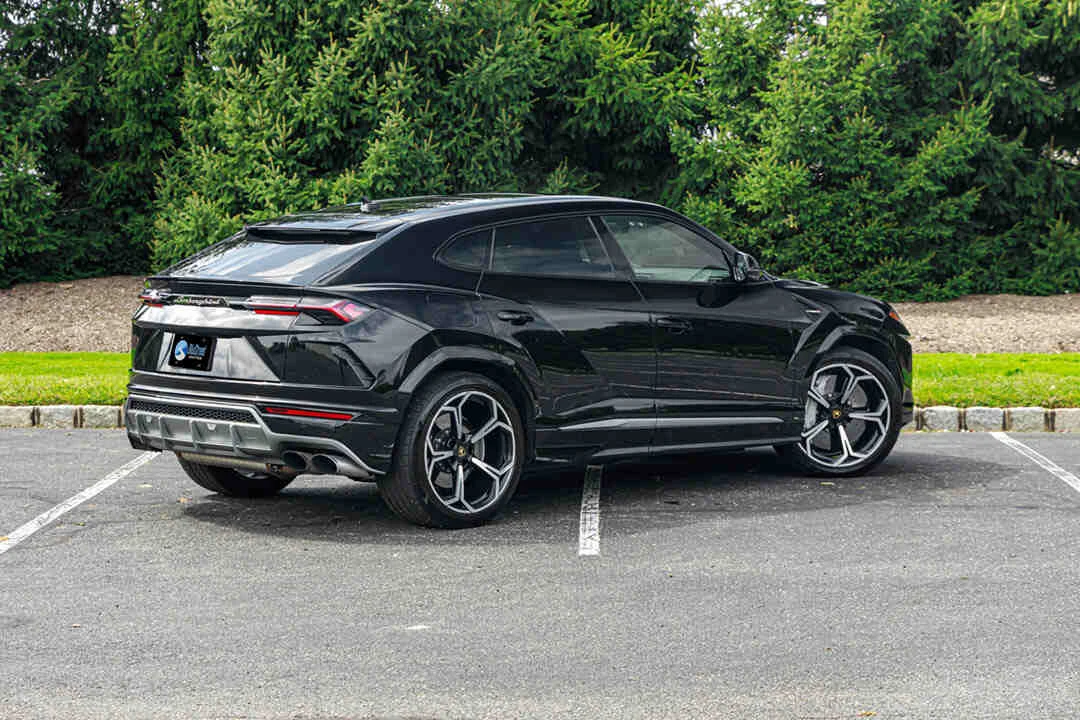 Lamborghini Urus photo 4