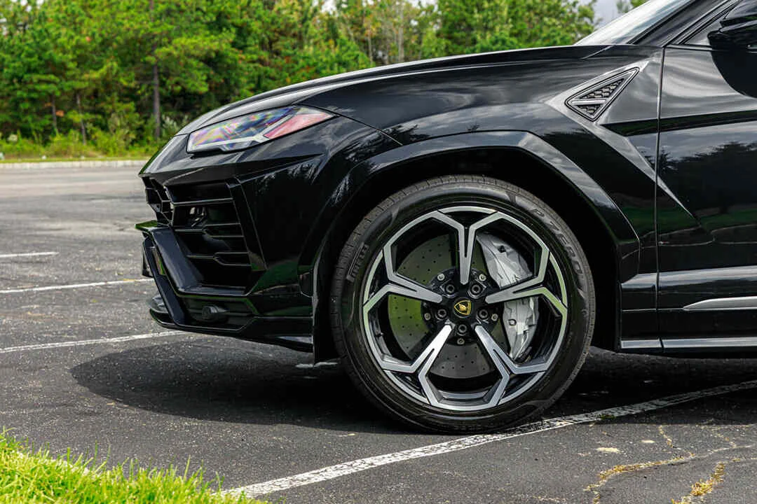 Lamborghini Urus photo 6