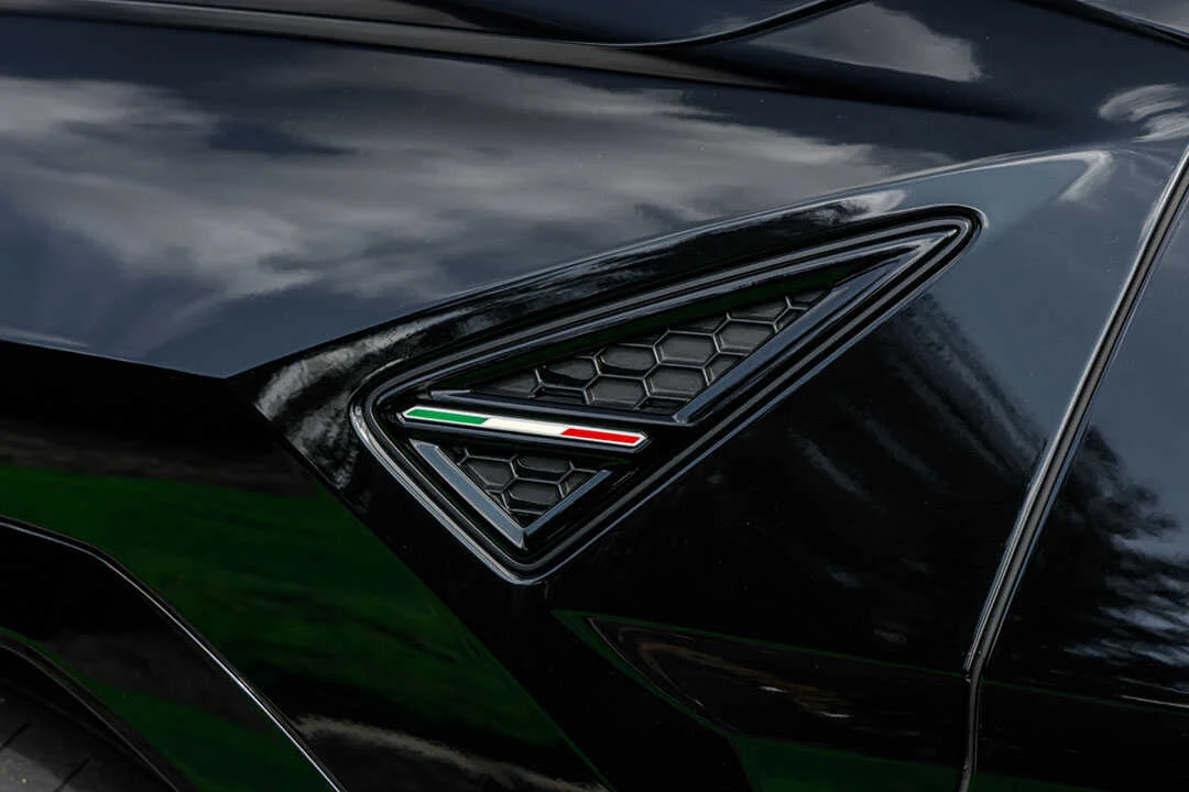 Lamborghini Urus photo 8