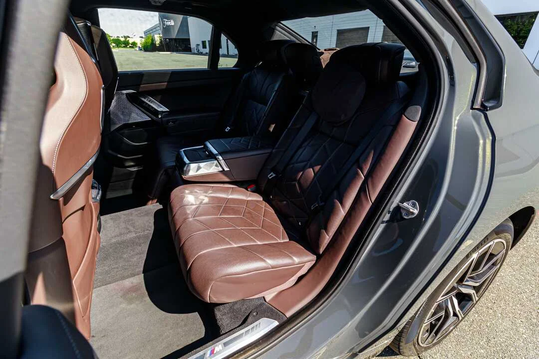 BMW 760i photo 6